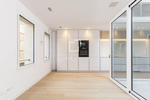 Lägenhet till salu i Barcelona, Spanien 4 sovrum, 105 kvm. Nr. 150805 - foto 7