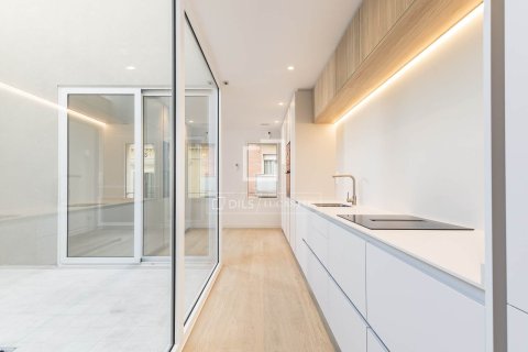 Lägenhet till salu i Barcelona, Spanien 4 sovrum, 105 kvm. Nr. 150805 - foto 16