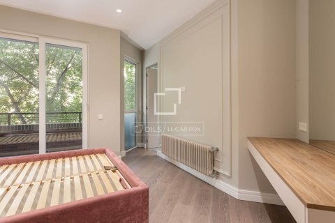 Продажа квартиры в Барселона, Испания 3 спальни, 147м2 №150809 - фото 24