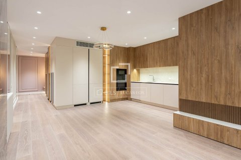 Продажа квартиры в Барселона, Испания 3 спальни, 147м2 №150809 - фото 12