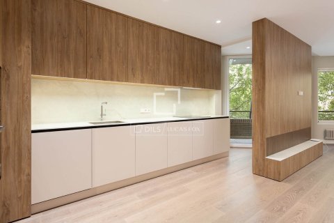 Продажа квартиры в Барселона, Испания 3 спальни, 147м2 №150809 - фото 14