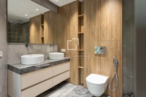 Продажа квартиры в Барселона, Испания 3 спальни, 147м2 №150809 - фото 26