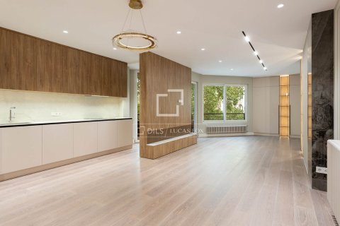 Apartamento en Barcelona, España 3 dormitorios, 147 m2 No. 150809
