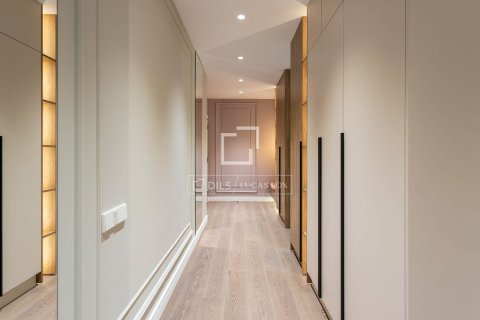 Продажа квартиры в Барселона, Испания 3 спальни, 147м2 №150809 - фото 20