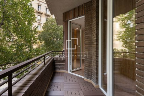 Продажа квартиры в Барселона, Испания 3 спальни, 147м2 №150809 - фото 9