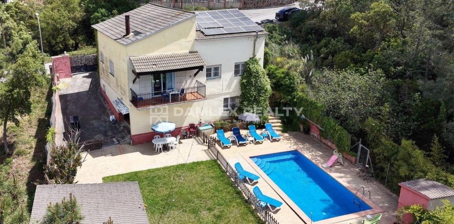Dom w Lloret de Mar, Girona, Hiszpania 4 sypialnie, 240 mkw. nr 177197