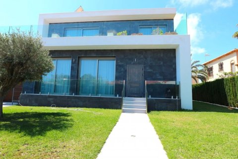 Villa till salu Torrevieja, Alicante, Spanien 3 sovrum, 162 kvm. Nr. 135622 - foto 3