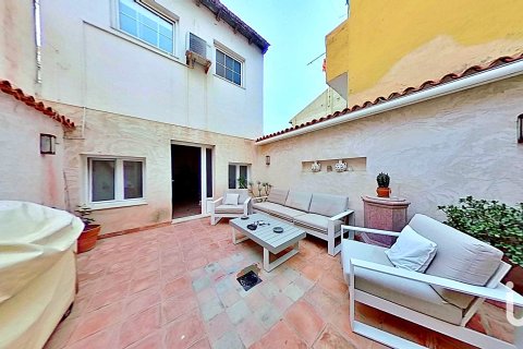 Hus till salu i El Campello, Alicante, Spanien 4 sovrum, 250 kvm. Nr. 153728 - foto 14