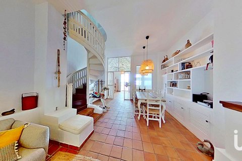 Hus till salu i El Campello, Alicante, Spanien 4 sovrum, 250 kvm. Nr. 153728 - foto 8