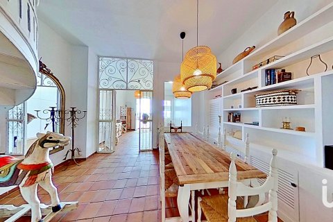 Hus till salu i El Campello, Alicante, Spanien 4 sovrum, 250 kvm. Nr. 153728 - foto 7