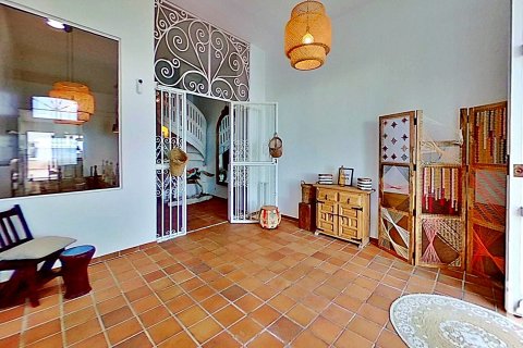 Hus till salu i El Campello, Alicante, Spanien 4 sovrum, 250 kvm. Nr. 153728 - foto 4