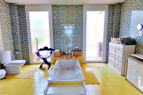 Hus till salu i El Campello, Alicante, Spanien 4 sovrum, 250 kvm. Nr. 153728 - foto 22