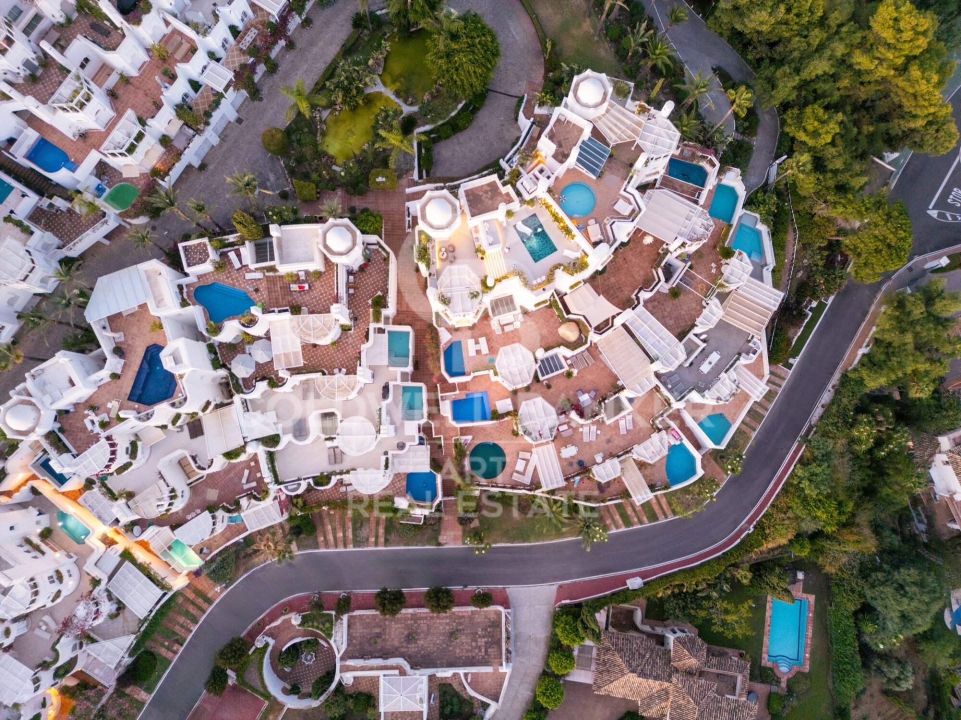 Kattohuoneisto Marbella, Malaga, Espanja 4 makuuhuonetta, 420 m2 No. 178662