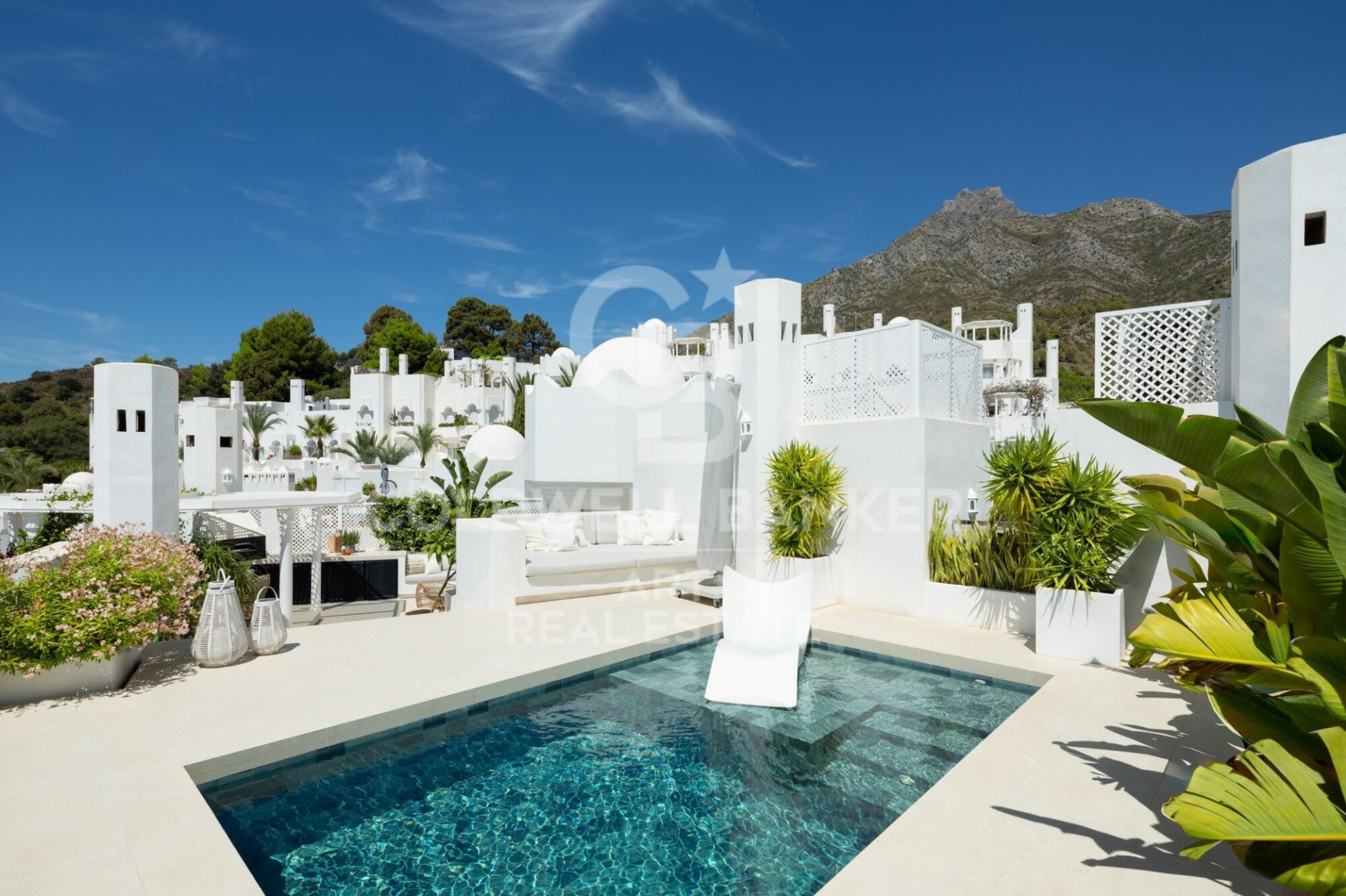 Kattohuoneisto Marbella, Malaga, Espanja 4 makuuhuonetta, 420 m2 No. 178662