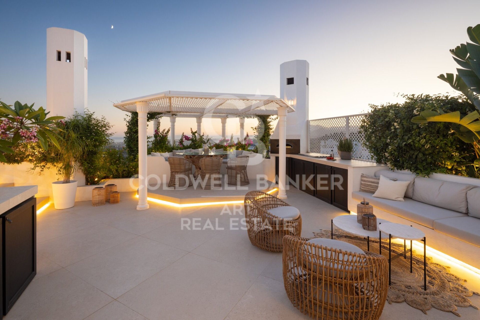 Kattohuoneisto Marbella, Malaga, Espanja 4 makuuhuonetta, 420 m2 No. 178662