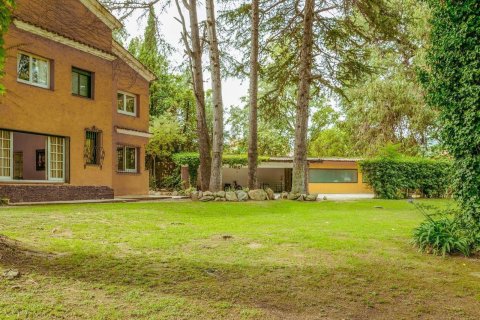 Hus i Barcelona, Spanien 12 sovrum, 1200 kvm. Nr. 178331
