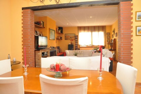 Hus till salu i Mataro, Barcelona, Spanien 5 sovrum, 380 kvm. Nr. 178334 - foto 10