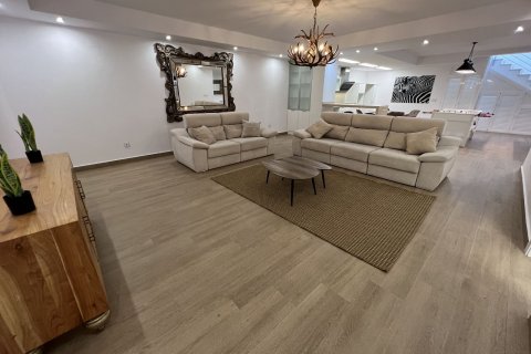 Villa pārdošanā San Miguel de Salinas, Alicante, Spānijā 5 istabas, 373 m2 Nr. 115347 - attēls 17