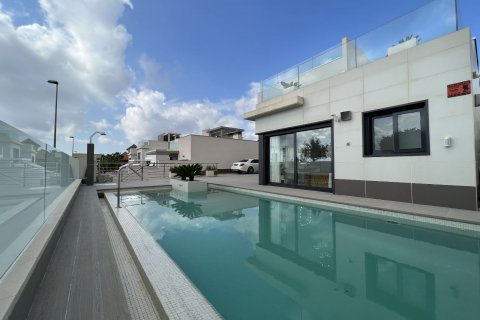 Villa pārdošanā San Miguel de Salinas, Alicante, Spānijā 5 istabas, 373 m2 Nr. 115347 - attēls 1