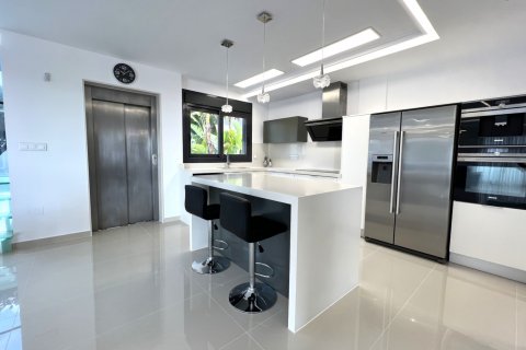 Villa pārdošanā San Miguel de Salinas, Alicante, Spānijā 5 istabas, 373 m2 Nr. 115347 - attēls 3