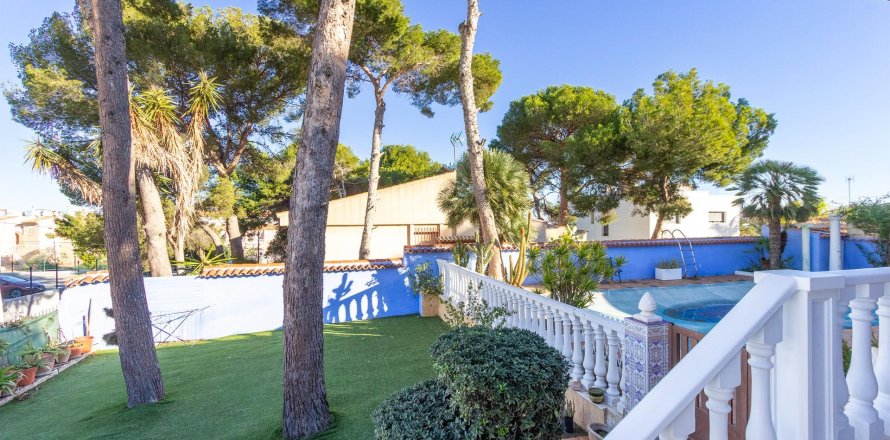 Villa Los Balcones, Alicante, Spanien 4 Schlafzimmer, 230 m2 Nr. 115340