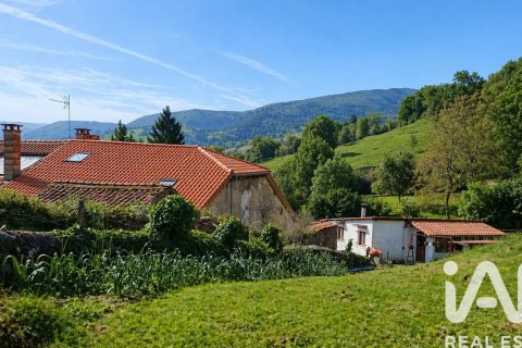 Townhouse for sale in Corvera de Toranzo, Cantabria, Spain 4 bedrooms, 576 sq.m. No. 172553 - photo 13