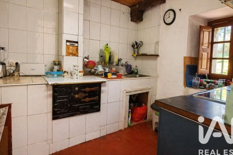 Townhouse for sale in Corvera de Toranzo, Cantabria, Spain 4 bedrooms, 576 sq.m. No. 172553 - photo 16