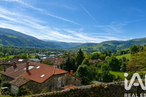 Townhouse for sale in Corvera de Toranzo, Cantabria, Spain 4 bedrooms, 576 sq.m. No. 172553 - photo 12
