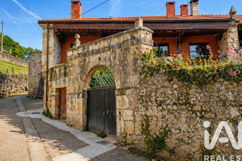 Townhouse for sale in Corvera de Toranzo, Cantabria, Spain 4 bedrooms, 576 sq.m. No. 172553 - photo 11
