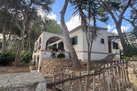 Villa for sale in Costa De La Calma, Mallorca, Spain 4 bedrooms, 370 sq.m. No. 143790 - photo 4
