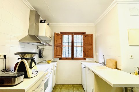 Villa for sale in Costa De La Calma, Mallorca, Spain 4 bedrooms, 370 sq.m. No. 143790 - photo 10