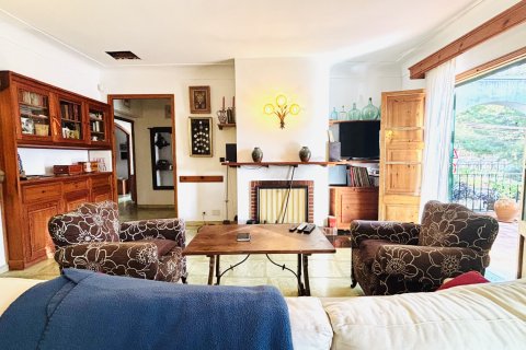 Villa for sale in Costa De La Calma, Mallorca, Spain 4 bedrooms, 370 sq.m. No. 143790 - photo 8