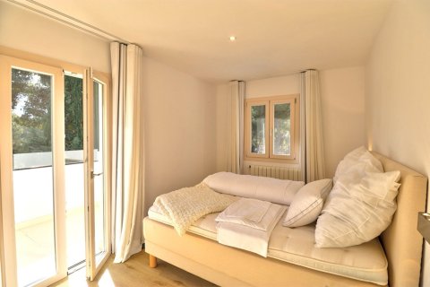 Villa for sale in Santa Ponsa, Mallorca, Spain 4 bedrooms, 400 sq.m. No. 148036 - photo 17