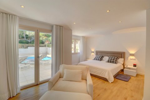 Villa for sale in Santa Ponsa, Mallorca, Spain 4 bedrooms, 400 sq.m. No. 148036 - photo 13