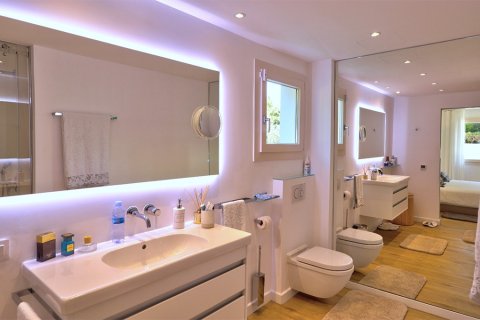 Villa for sale in Santa Ponsa, Mallorca, Spain 4 bedrooms, 400 sq.m. No. 148036 - photo 12