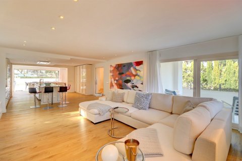 Villa for sale in Santa Ponsa, Mallorca, Spain 4 bedrooms, 400 sq.m. No. 148036 - photo 3