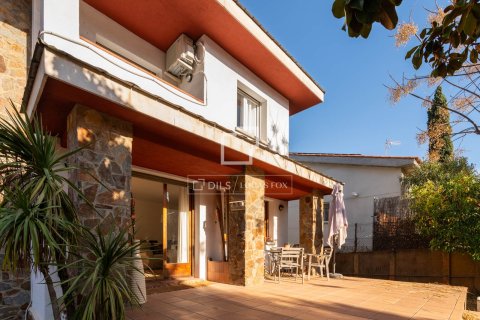 Huvila vuokrattavana Sant Cugat Del Valles, Barcelona, Espanja, 4 makuuhuonetta, 200 m2 No. 151026 - kuva 2