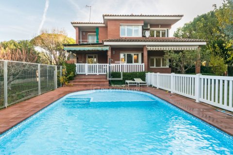 Willa w Gava, Barcelona, Hiszpania 6 sypialni, 244 mkw. nr 151021