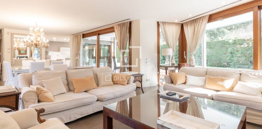 Villa à Sant Cugat Del Valles, Barcelona, Espagne 6 chambres, 500 m2 No. 151022