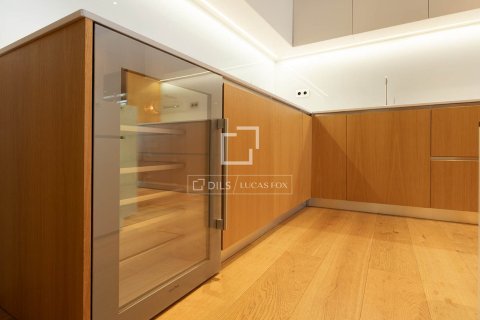 Apartment à louer à Barcelona, Espagne, 6 chambres, 398 m2 No. 151024 - photo 29