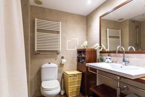 Wohnung zur Miete in Esplugues de Llobregat, Barcelona, Spanien 3 Schlafzimmer, 192 m2 Nr. 151027 - Foto 16