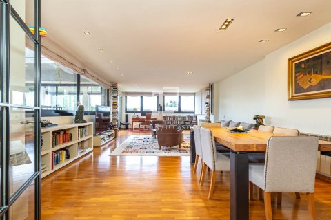 Wohnung zur Miete in Esplugues de Llobregat, Barcelona, Spanien 3 Schlafzimmer, 192 m2 Nr. 151027 - Foto 2