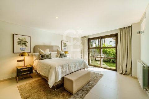 Villa en venta en Marbella, Málaga, España 5 dormitorios, 722 m2 No. 159142 - foto 9