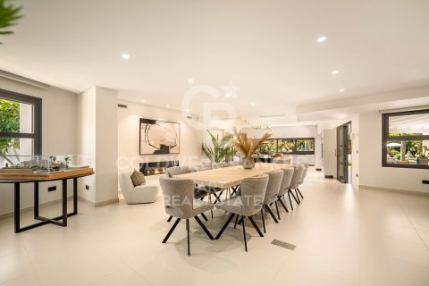 Villa en venta en Marbella, Málaga, España 5 dormitorios, 722 m2 No. 159142 - foto 4