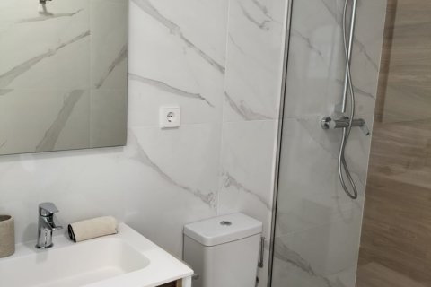 Radhus till salu i Alicante, Spanien 2 sovrum, 75 kvm. Nr. 143820 - foto 2