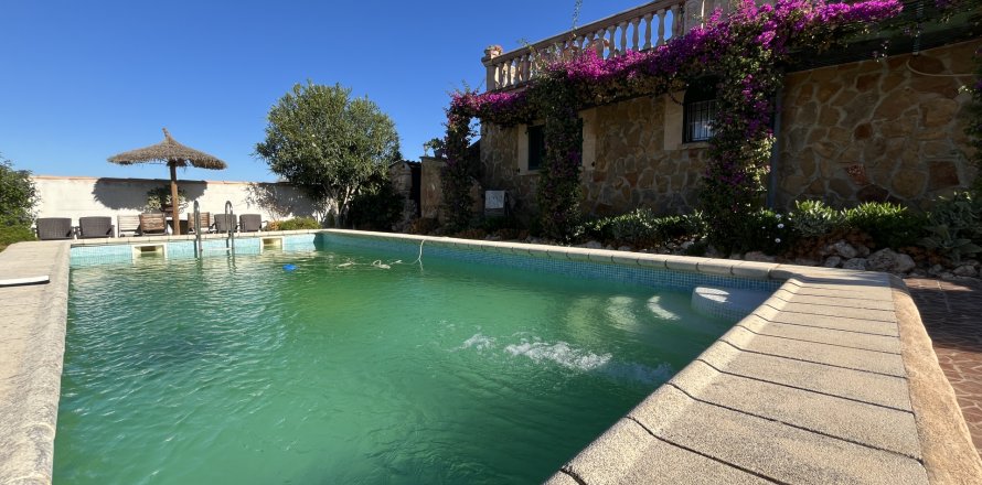 Finca Algaida, Mallorca, Spain 4 bedrooms, 160 sq.m. No. 139731