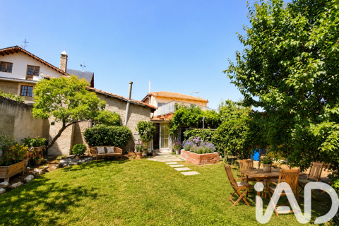 Villa a San Justo de la Vega, Leon, Spagna 7 camere da letto, 436 mq. N° 185722