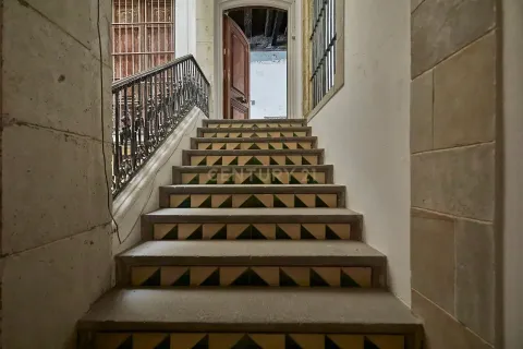 Oficina en venta en Barcelona, España 7 dormitorios, 512 m2 No. 181311 - foto 17