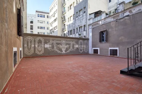 Oficina en venta en Barcelona, España 7 dormitorios, 512 m2 No. 181311 - foto 4