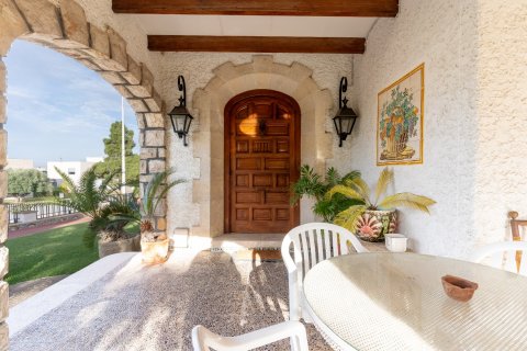 Villa for sale in Alicante, Spain 8 bedrooms, 473 sq.m. No. 154978 - photo 9